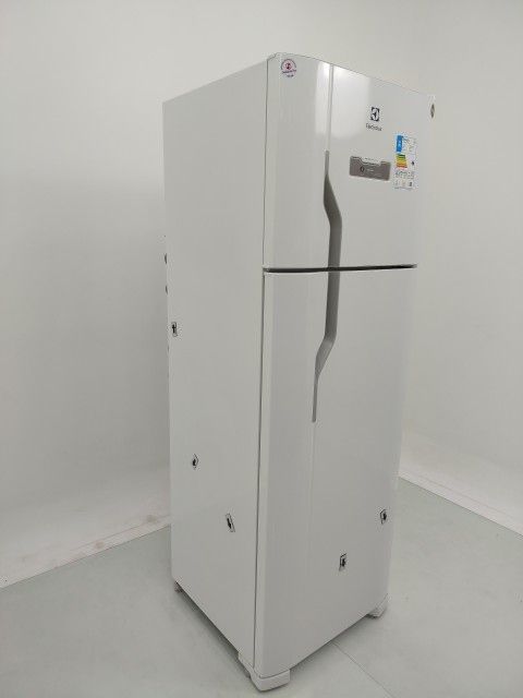 REFRIGERADOR ELECTROLUX TF39-   FROST FREE 31