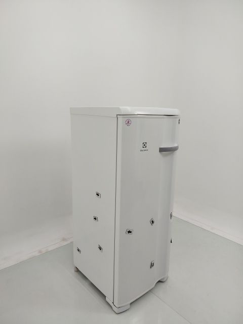 FREEZER ELECTROLUX FE19- VERTICAL CYCLE DEFRO