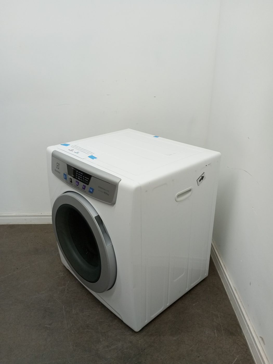 SECADORA ELECTROLUX SVP11 DE PAREDE E PISO 10
