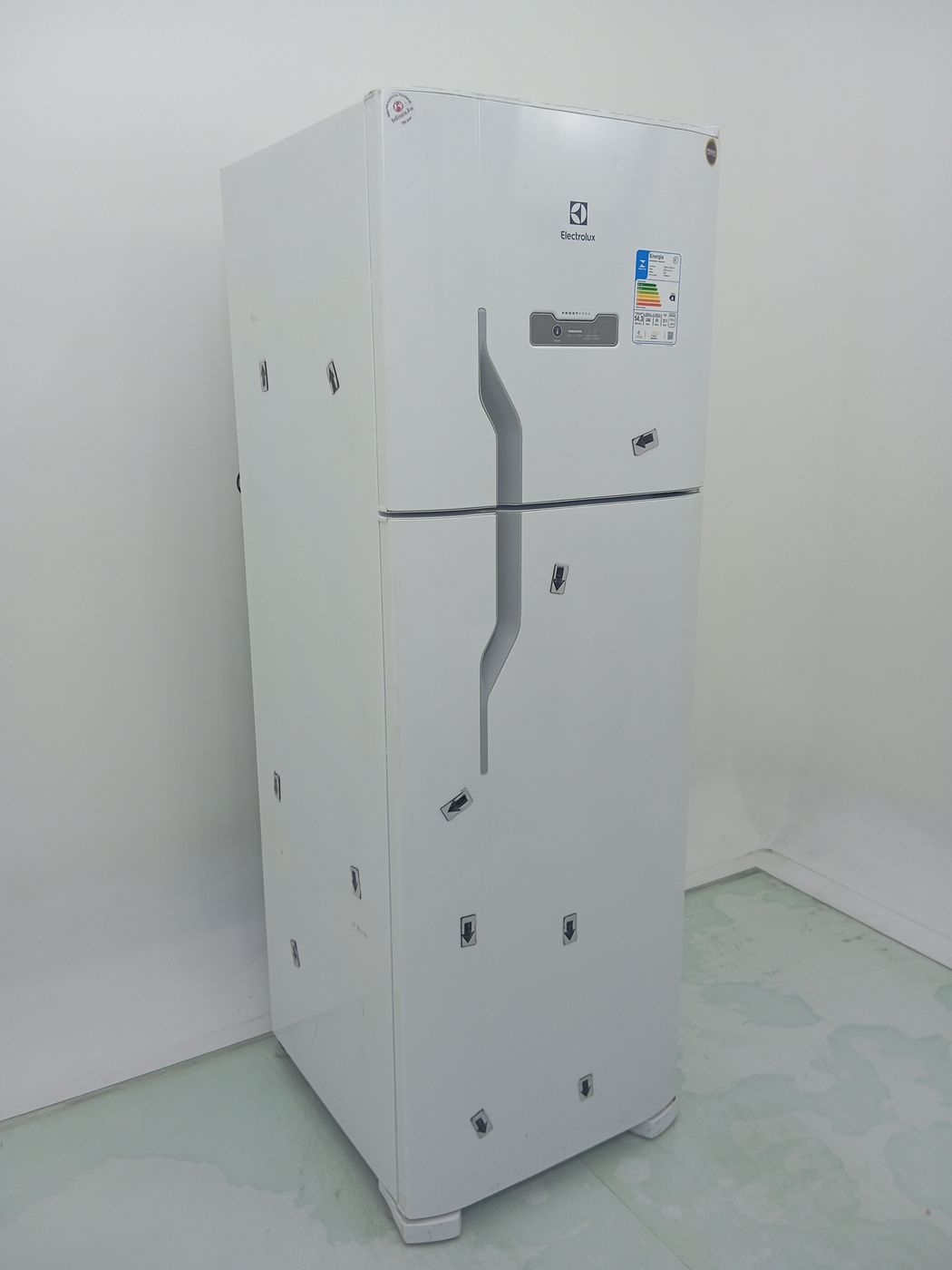 REFRIGERADOR ELECTROLUX DFN41 FROST FREE 371L