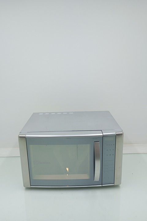 MICRO-ONDAS ELECTROLUX ME41X 31L - INOX