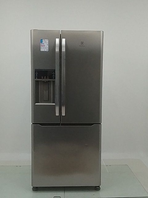 REFRIGERADOR ELECTROLUX DM85X FROST FREE INVE
