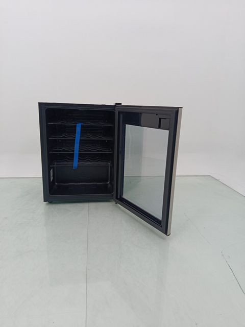 ADEGA ELECTROLUX WSF24 - Adega Electrolux WSF