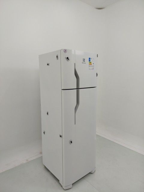 REFRIGERADOR ELECTROLUX DC35A   DUAS PORTAS C
