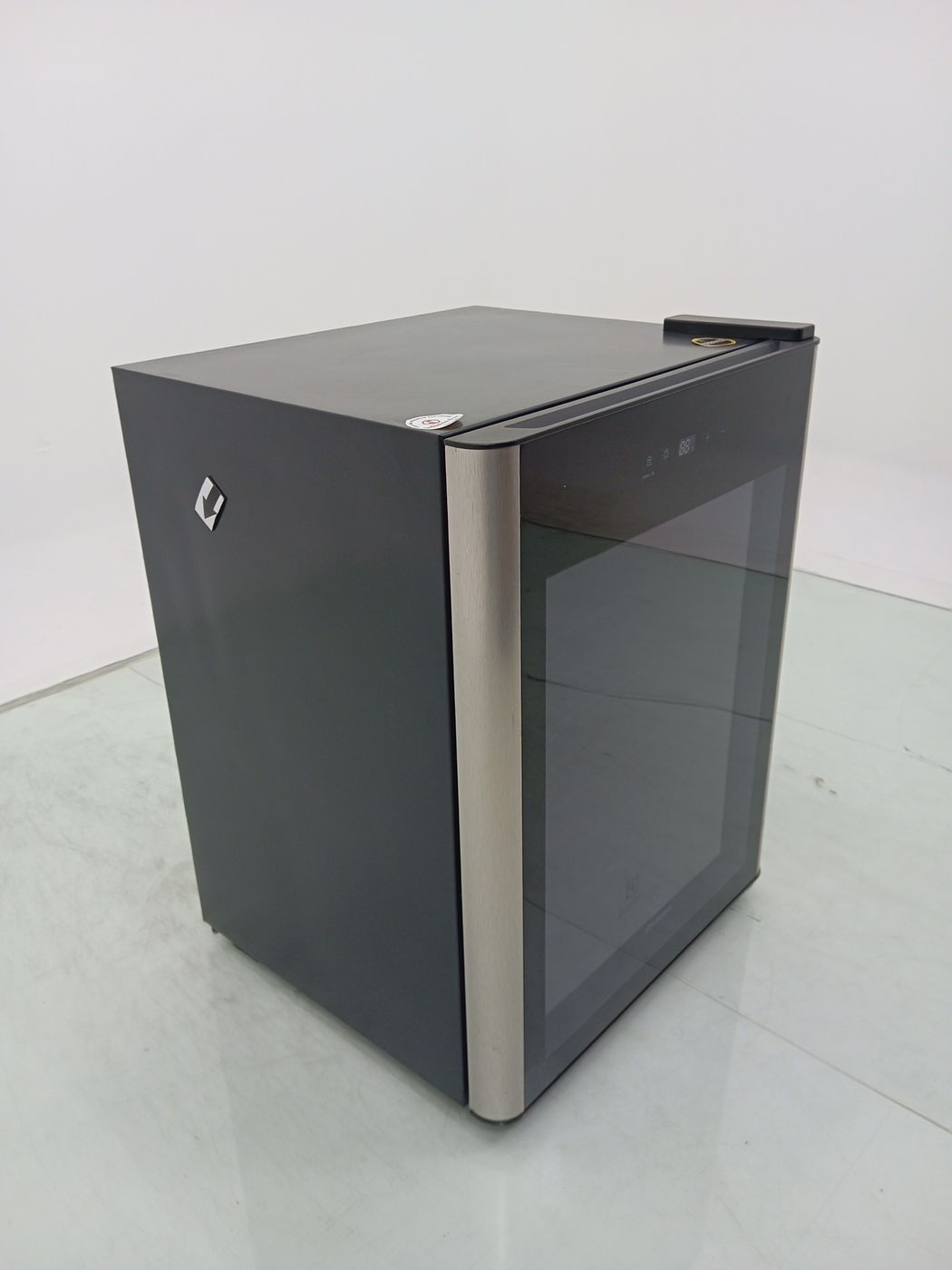 ADEGA ELECTROLUX WSF24 - Adega Electrolux WSF