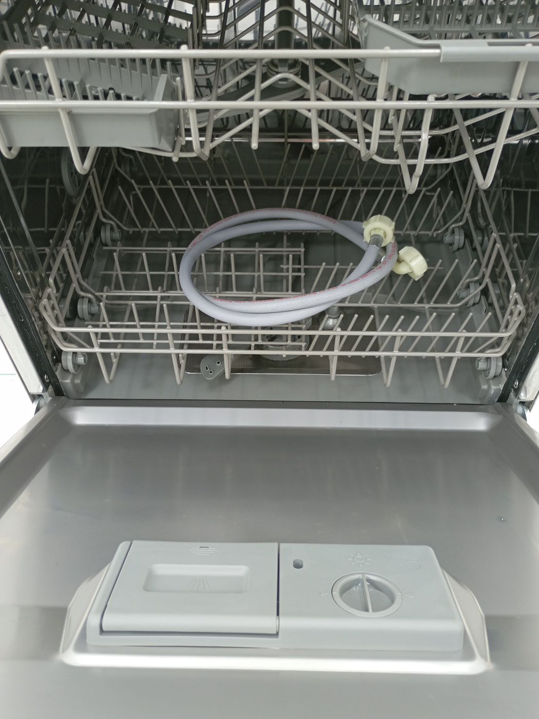 LAVA LOUCAS ELECTROLUX LE08S - Lava Louça Ele