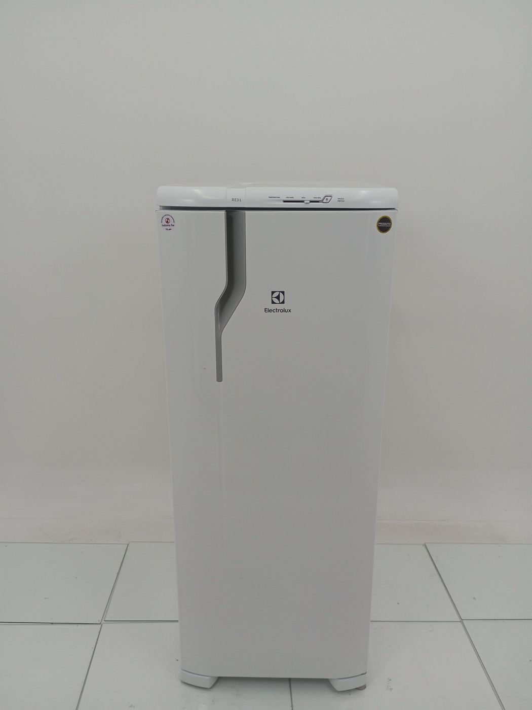 REFRIGERADOR ELECTROLUX RE31 UMA PORTA 240l B