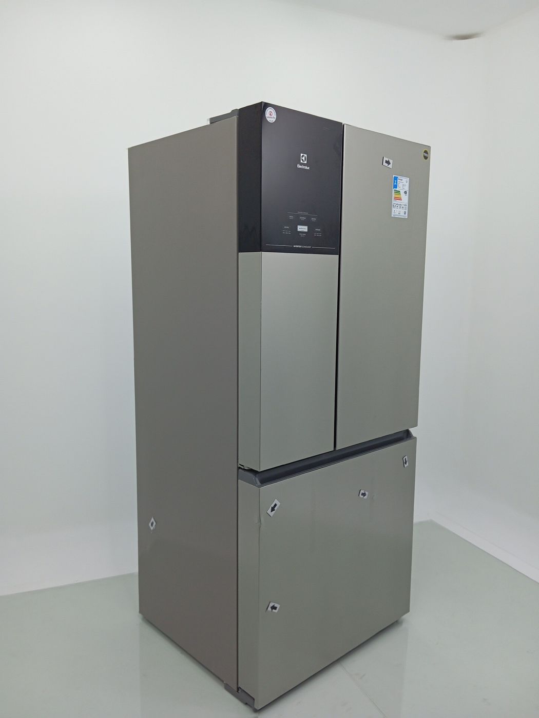 REFRIGERADOR ELECTROLUX IM8S FROST FREE INVER