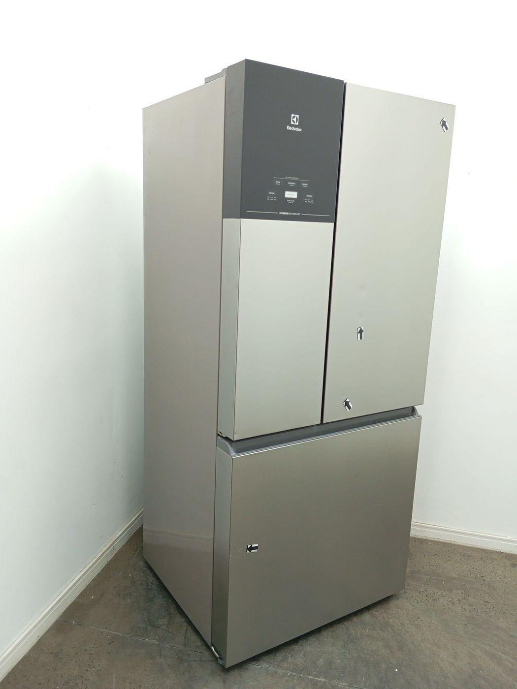 REFRIGERADOR ELECTROLUX IM8S FROST FREE INVER