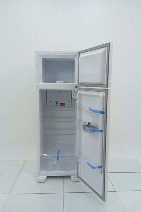 REFRIGERADOR ELECTROLUX DC35A   DUAS PORTAS C