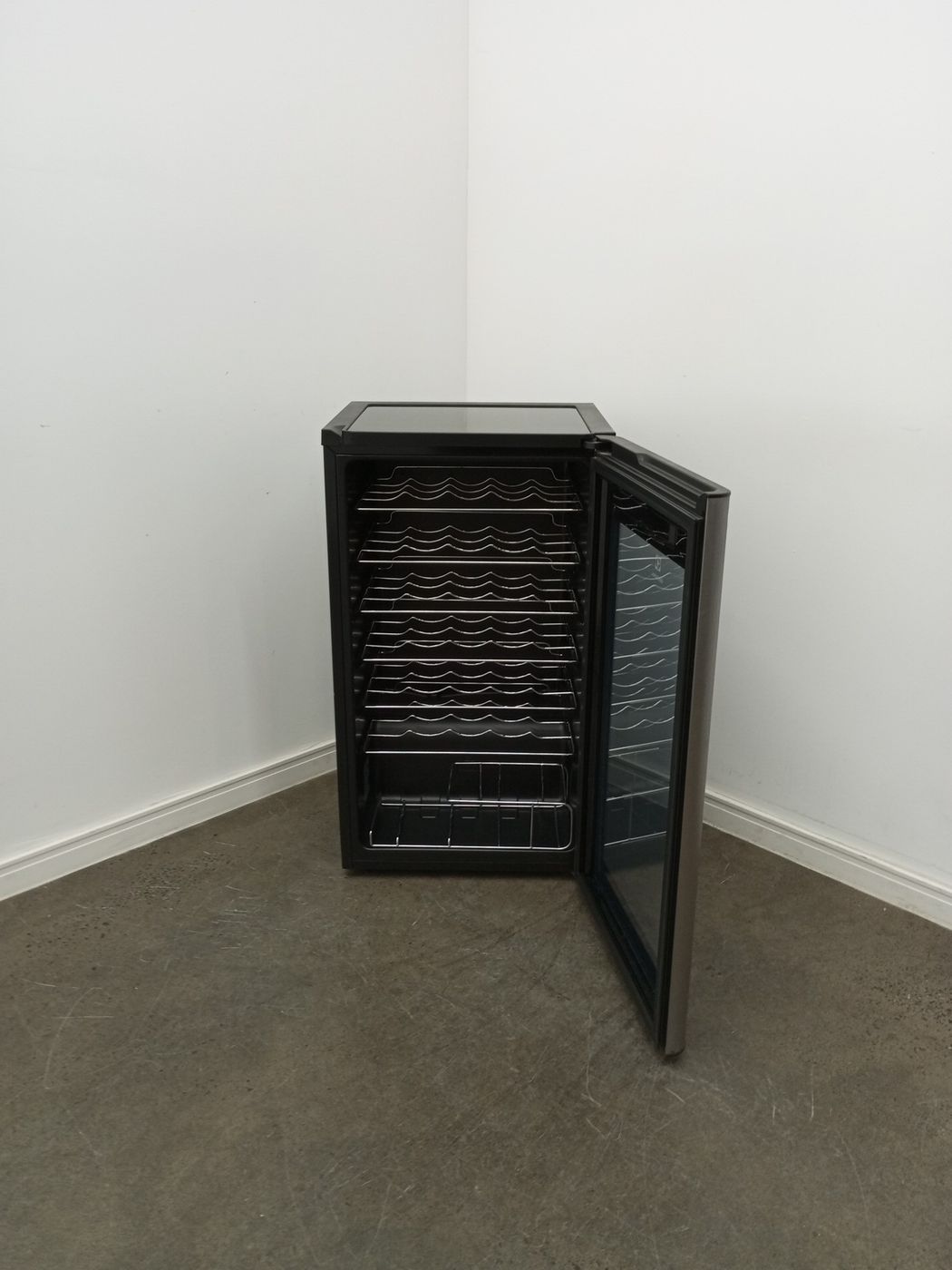ADEGA ELECTROLUX VINHOS 1 PORTA ACS34 34 GARR