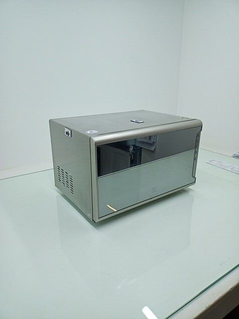 MICRO-ONDAS ELECTROLUX MI41S 31L - PRATA