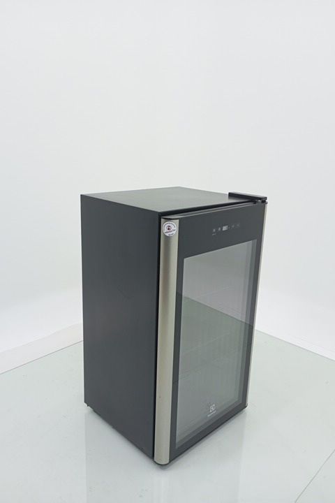 CERVEJEIRA ELECTROLUX BCG96 96L MULTI DRINKS 