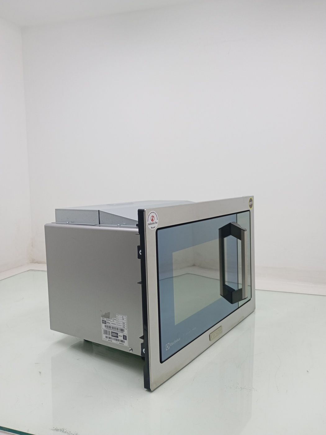 MICRO-ONDAS ELECTROLUX ME3HP DE EMBUTIR 34L H