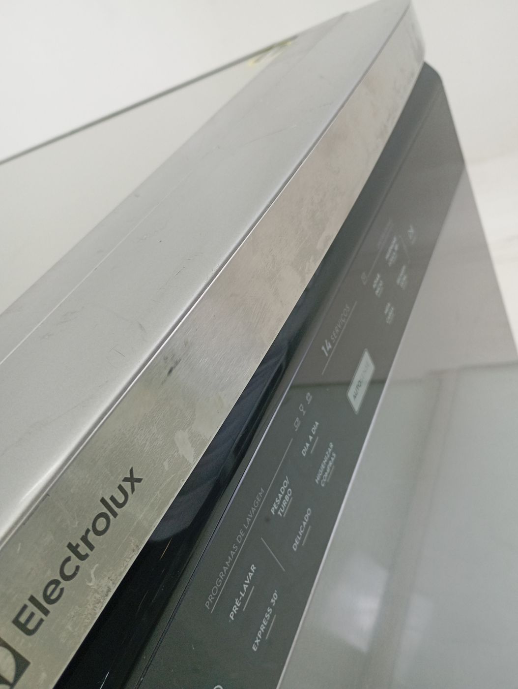 LAVA LOUCAS ELECTROLUX LL14X - Lava Louça Ele