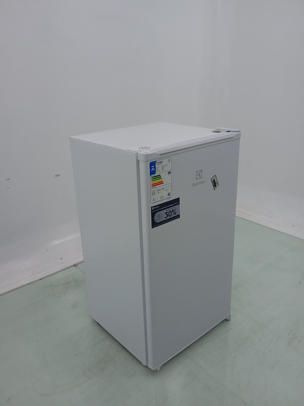 FRIGOBAR ELECTROLUX EM90 90L EFFICIENT COM CO