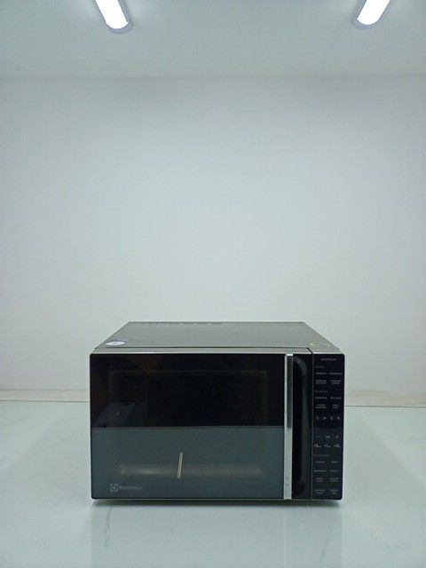 MICRO-ONDAS ELECTROLUX ME36S  36L - PRATA