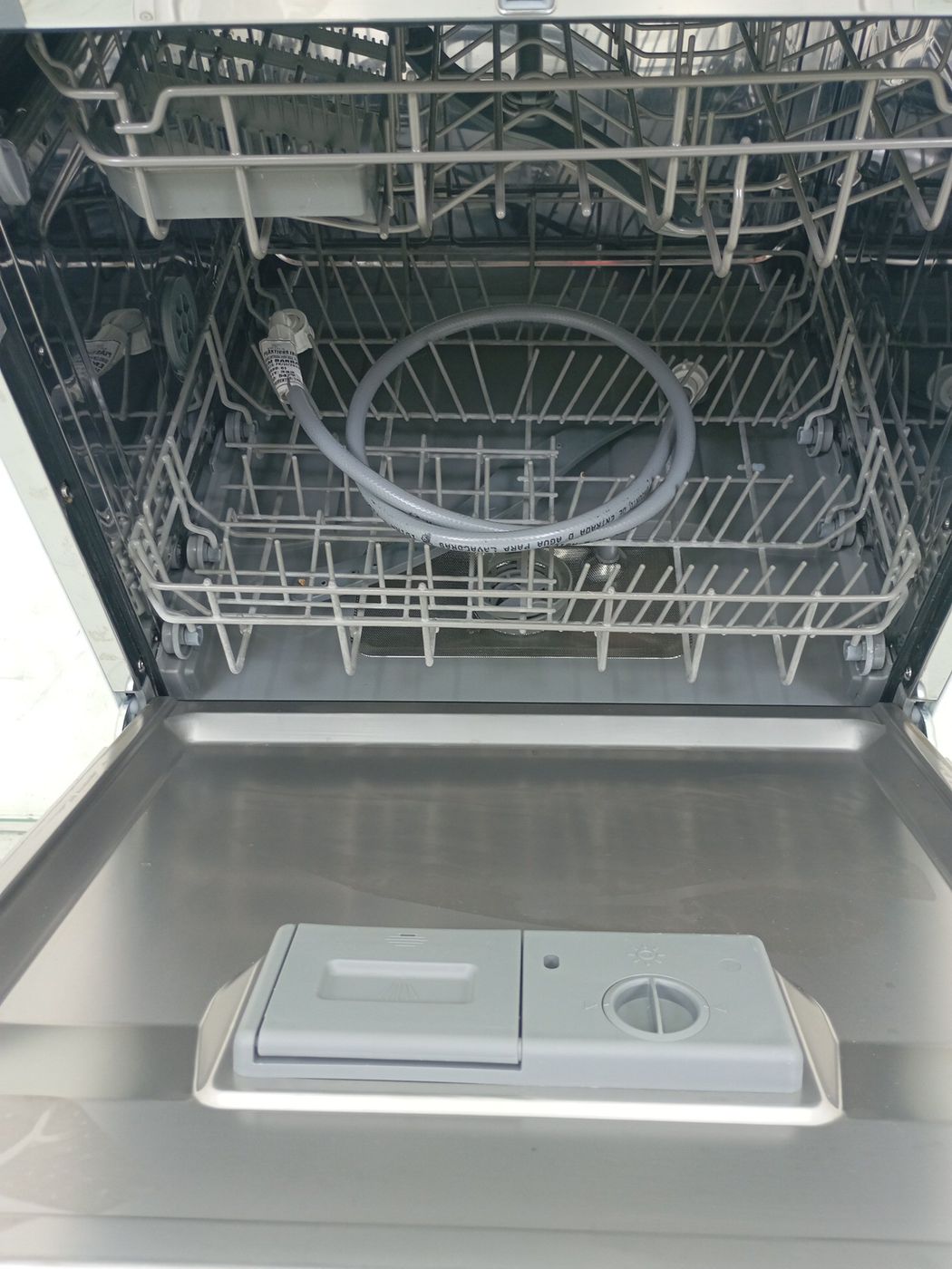 LAVA LOUCAS ELECTROLUX LL08B - Lava Louça Ele