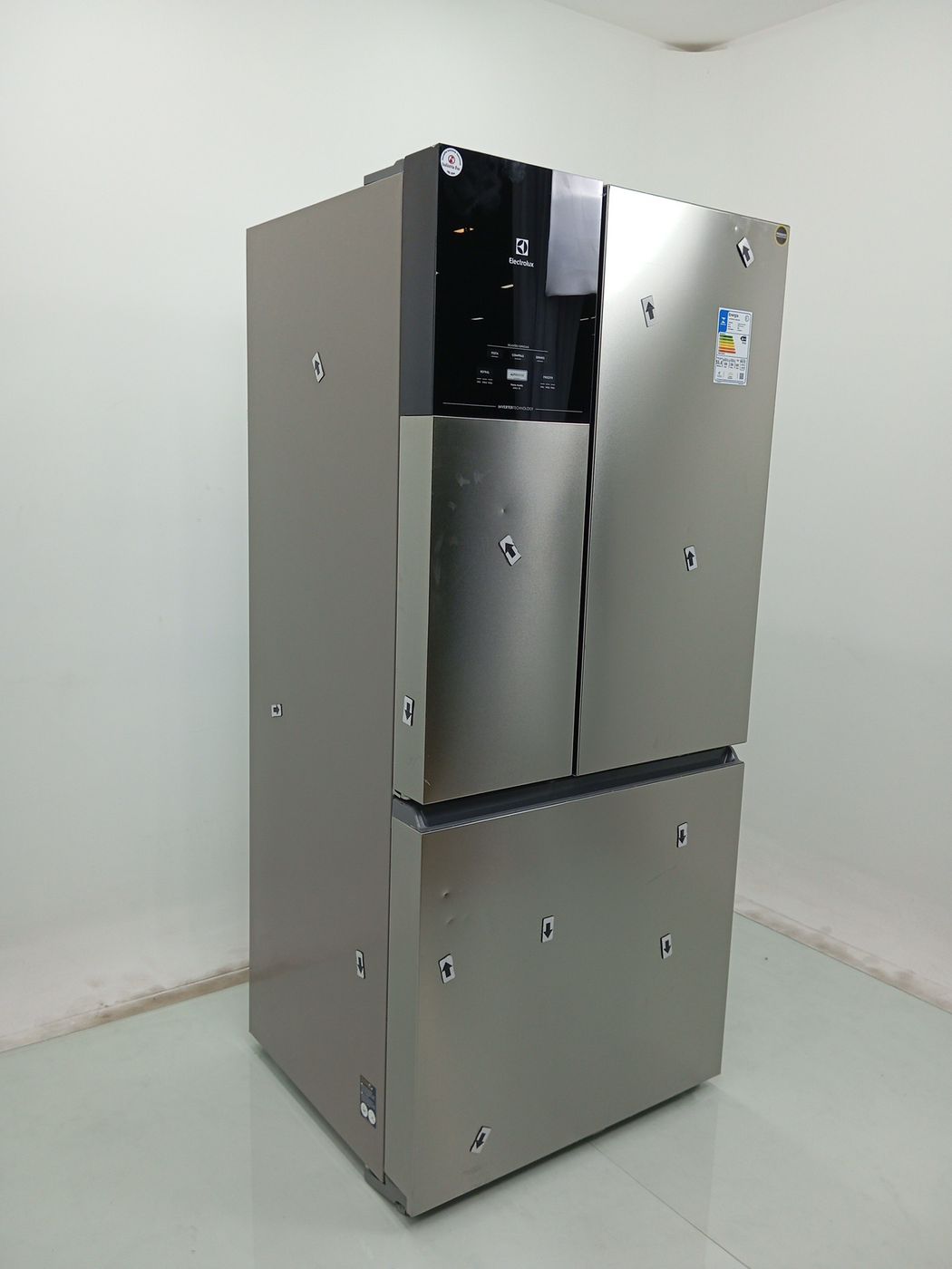 REFRIGERADOR ELECTROLUX IM8S FROST FREE INVER