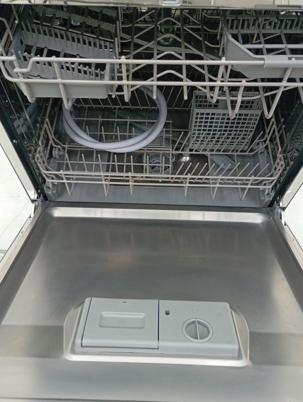 LAVA LOUCAS ELECTROLUX LE08S - Lava Louça Ele