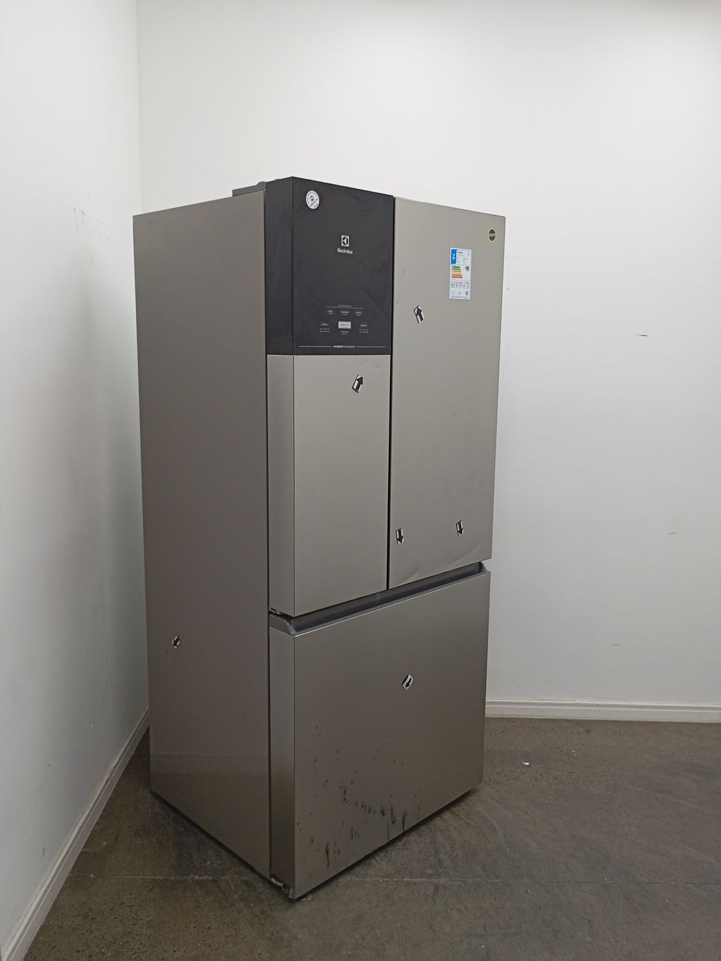 REFRIGERADOR ELECTROLUX IM8S FROST FREE INVER