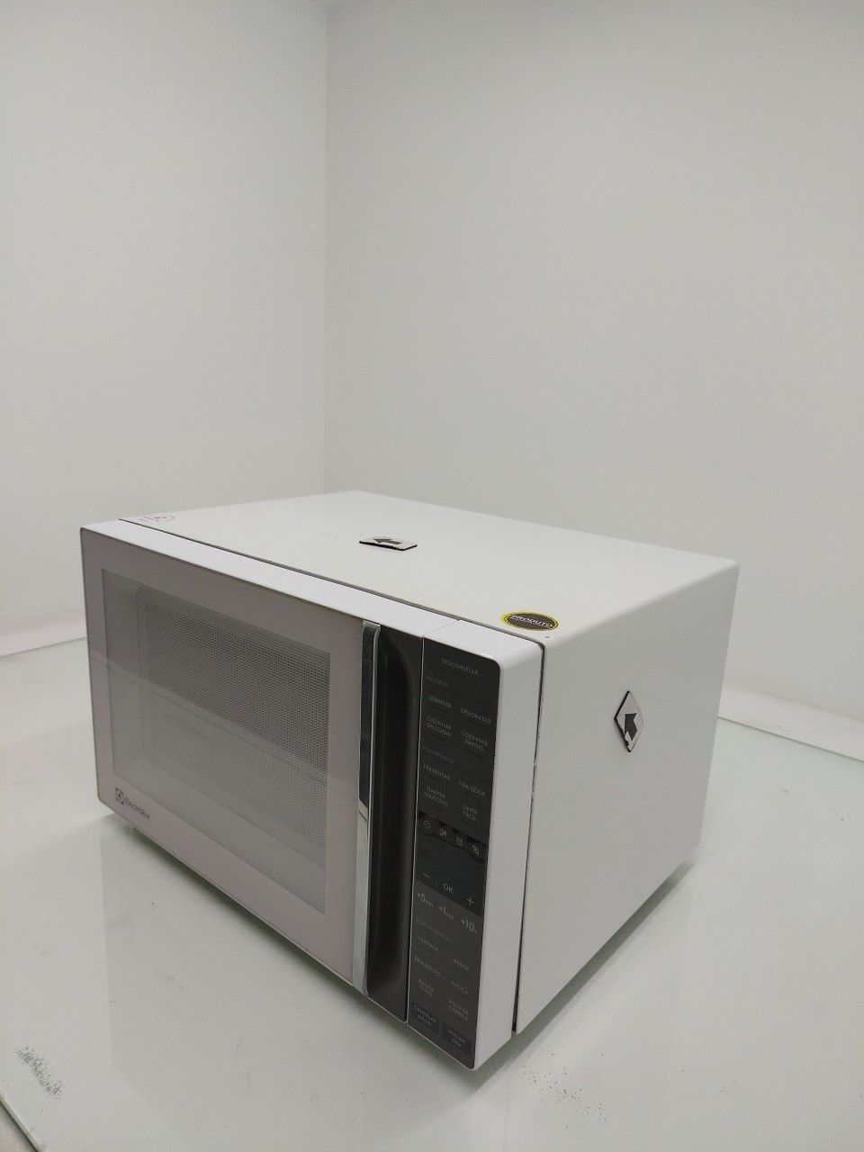 MICRO-ONDAS ELECTROLUX ME36B 36L - BRANCO