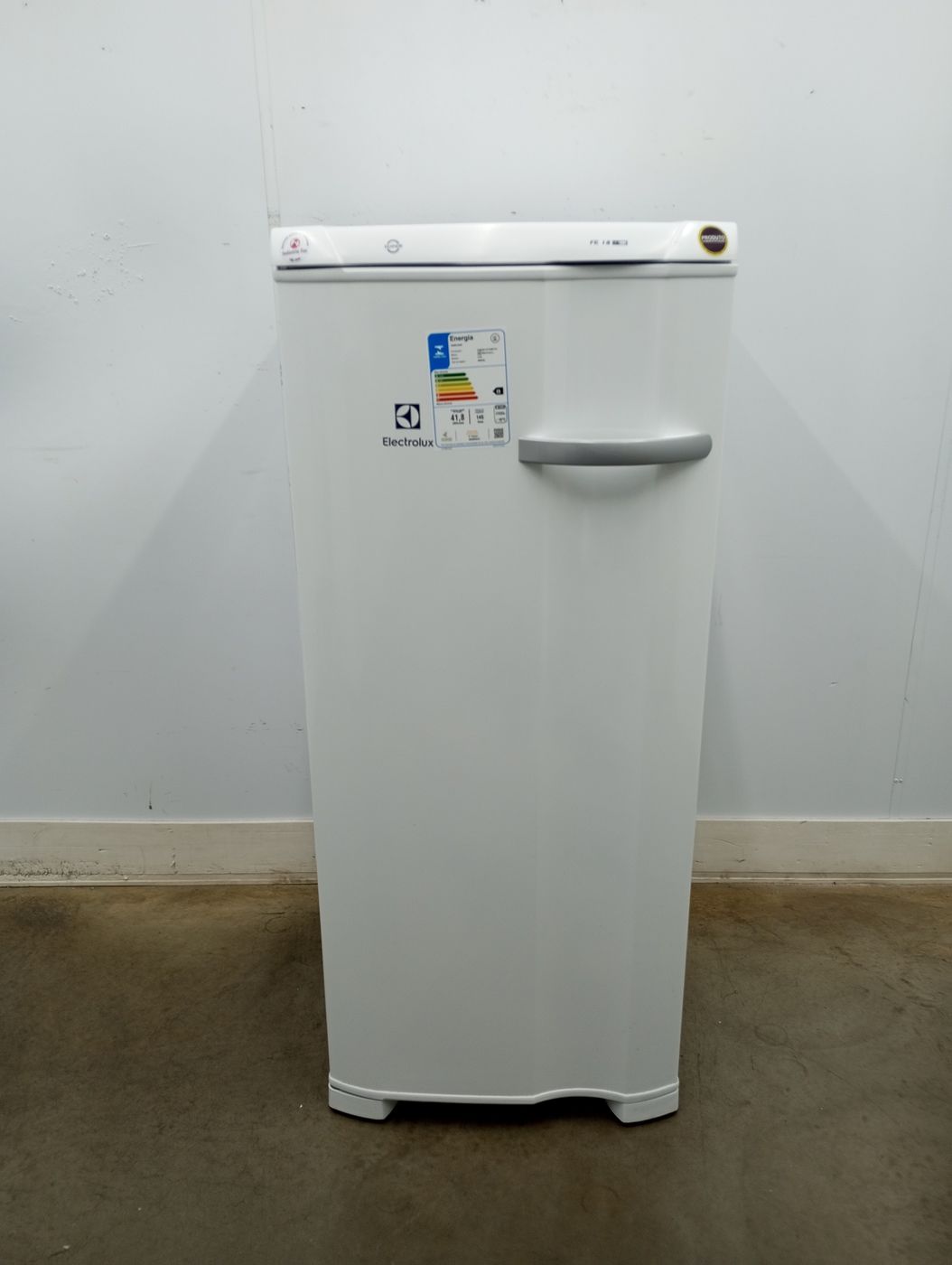Freezer Electrolux Fe18 Vertical Cycle Defrost Uma Porta 145l Branco