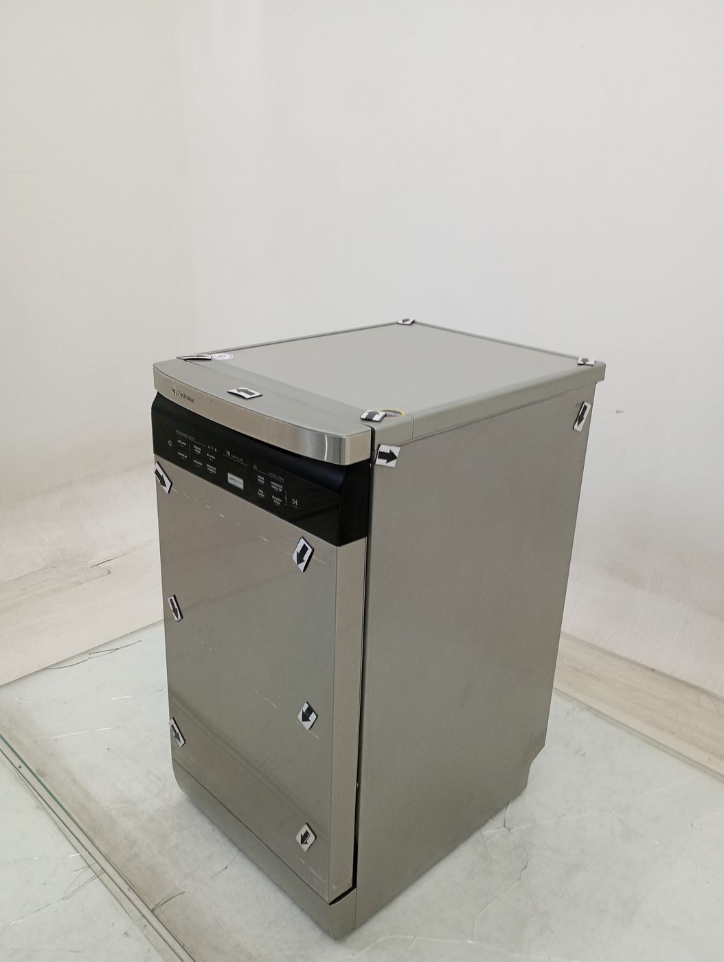 LAVA LOUCAS ELECTROLUX LL10X - Lava Louça Ele