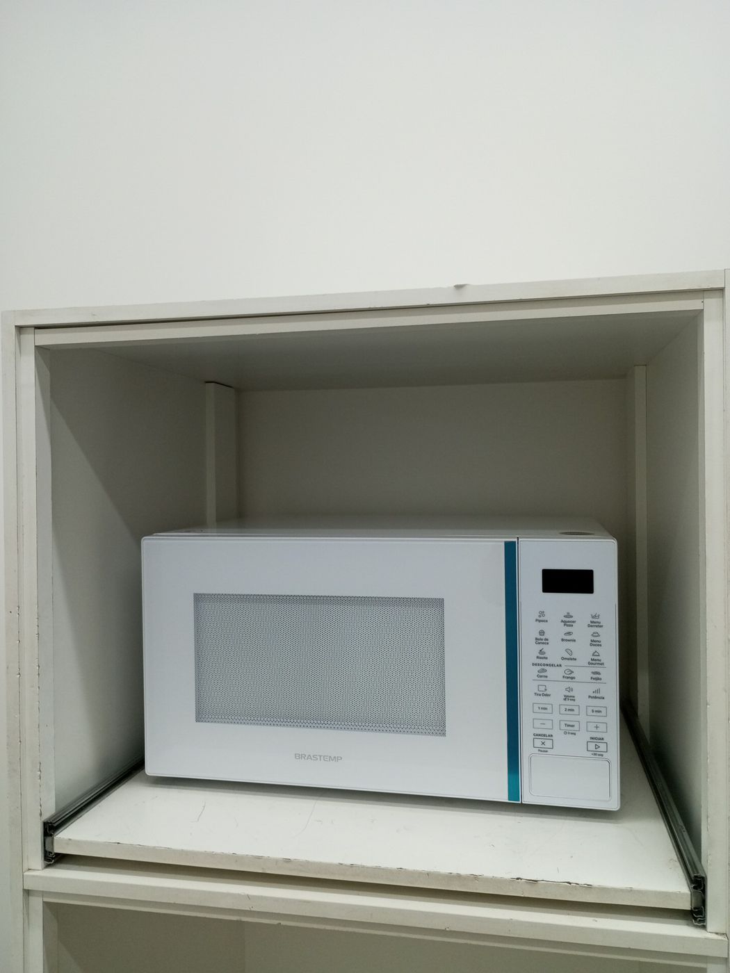 MICRO-ONDAS BRASTEMP 32 LITROS - BRANCO