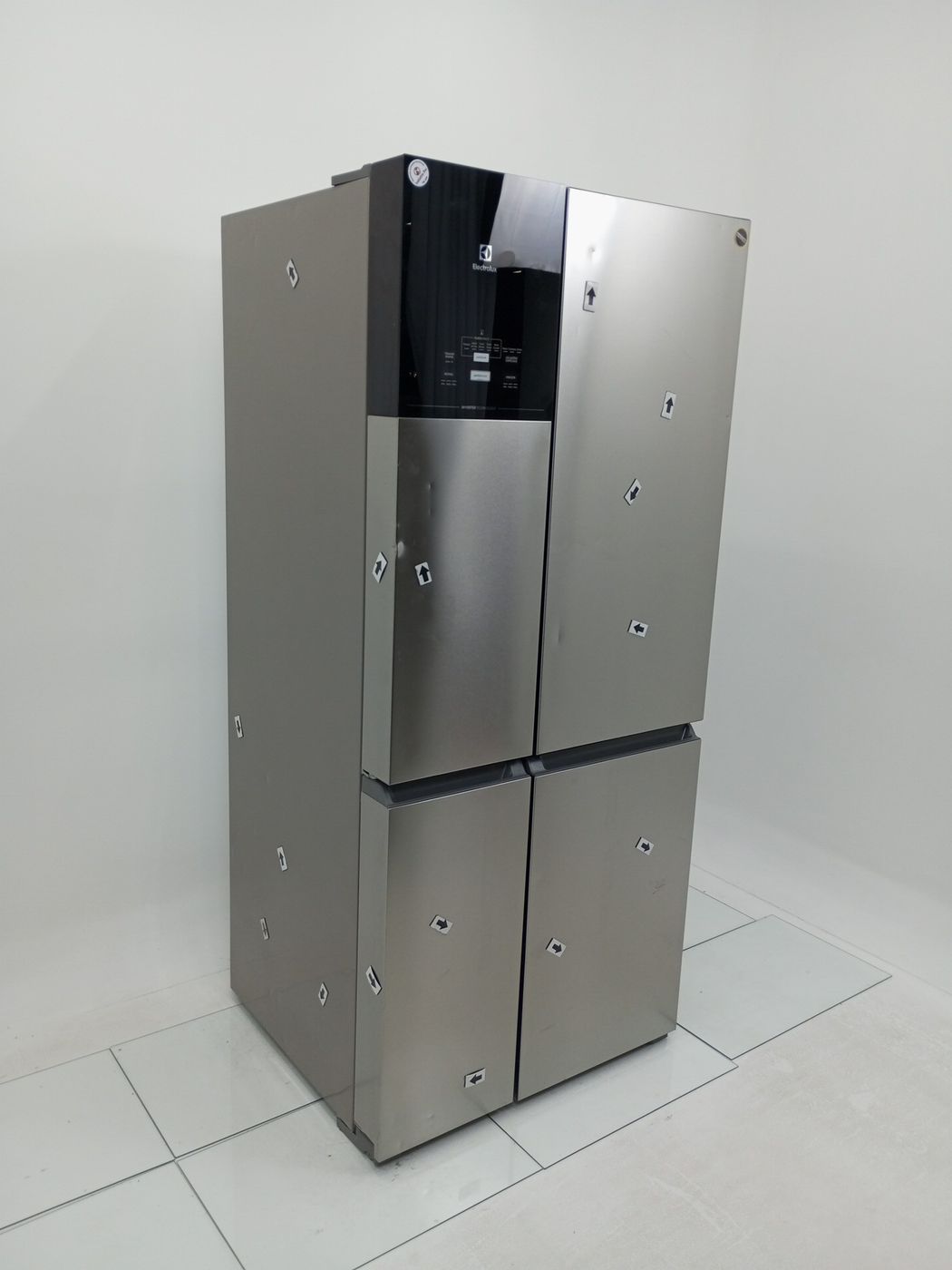 REFRIGERADOR ELECTROLUX IQ8S FROST FREE MULTI