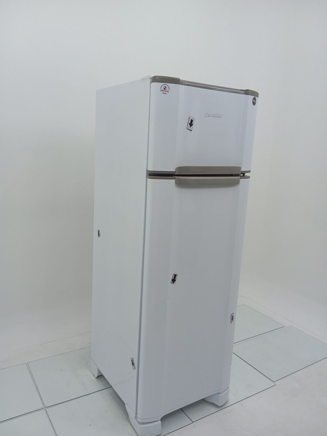 REFRIGERADOR ESMALTEC 276 LITROS RCD34 CYCLE 