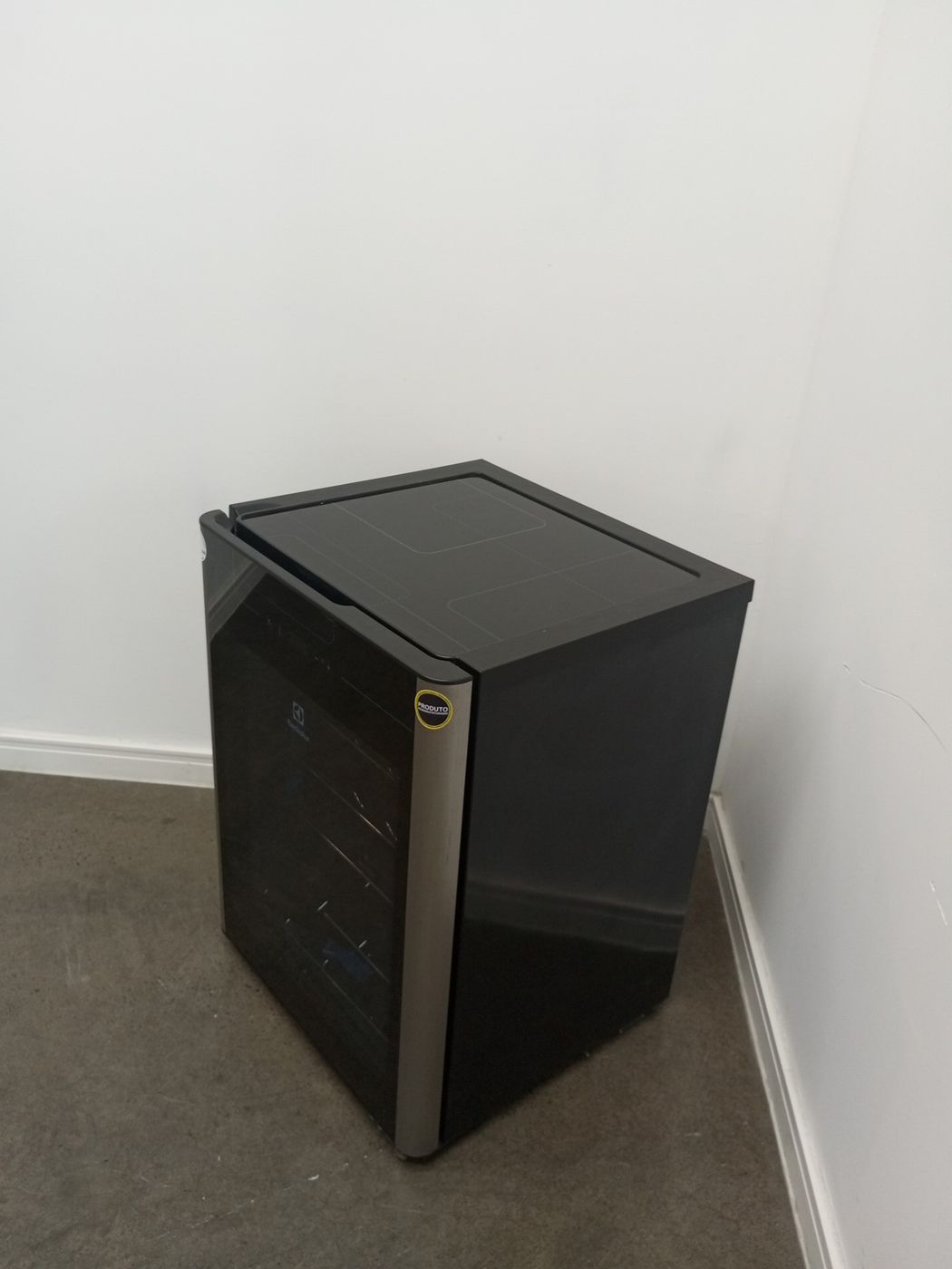ADEGA ELECTROLUX VINHOS 1 PORTA ACS24 24 GARR
