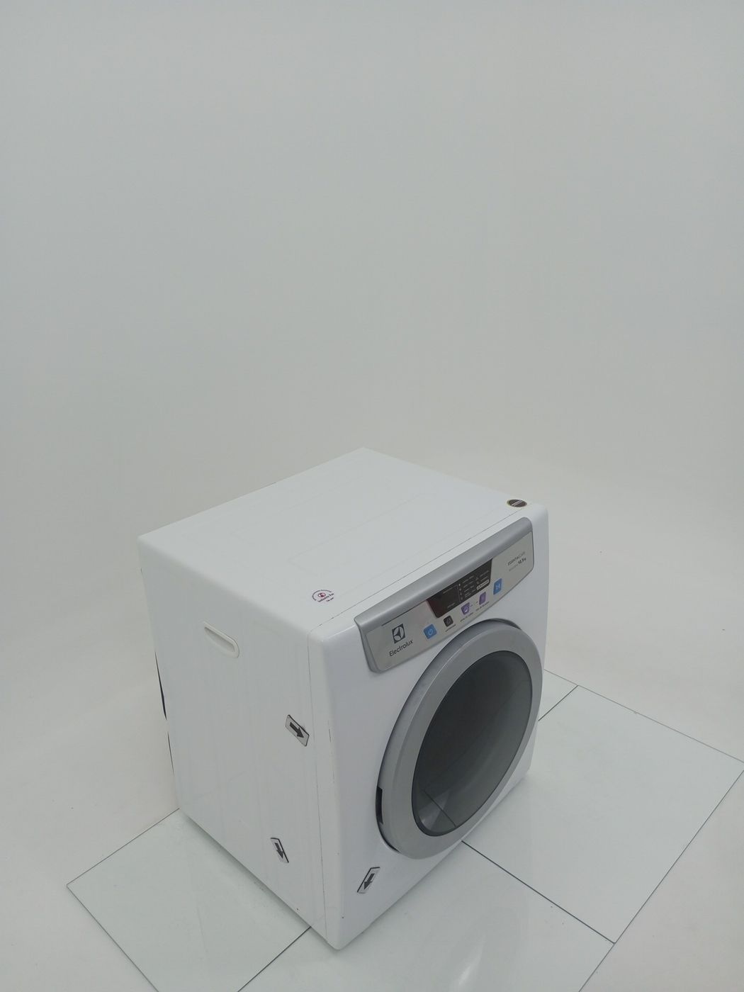 SECADORA ELECTROLUX SVP11 DE PAREDE E PISO 10