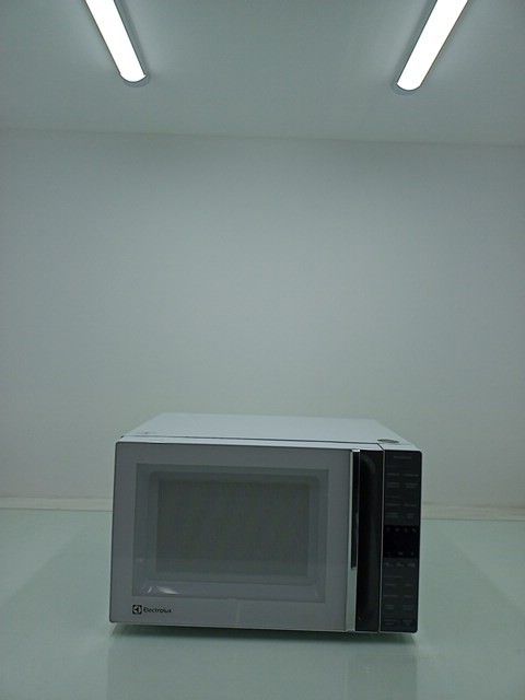 MICRO-ONDAS ELECTROLUX ME36B 36L - BRANCO