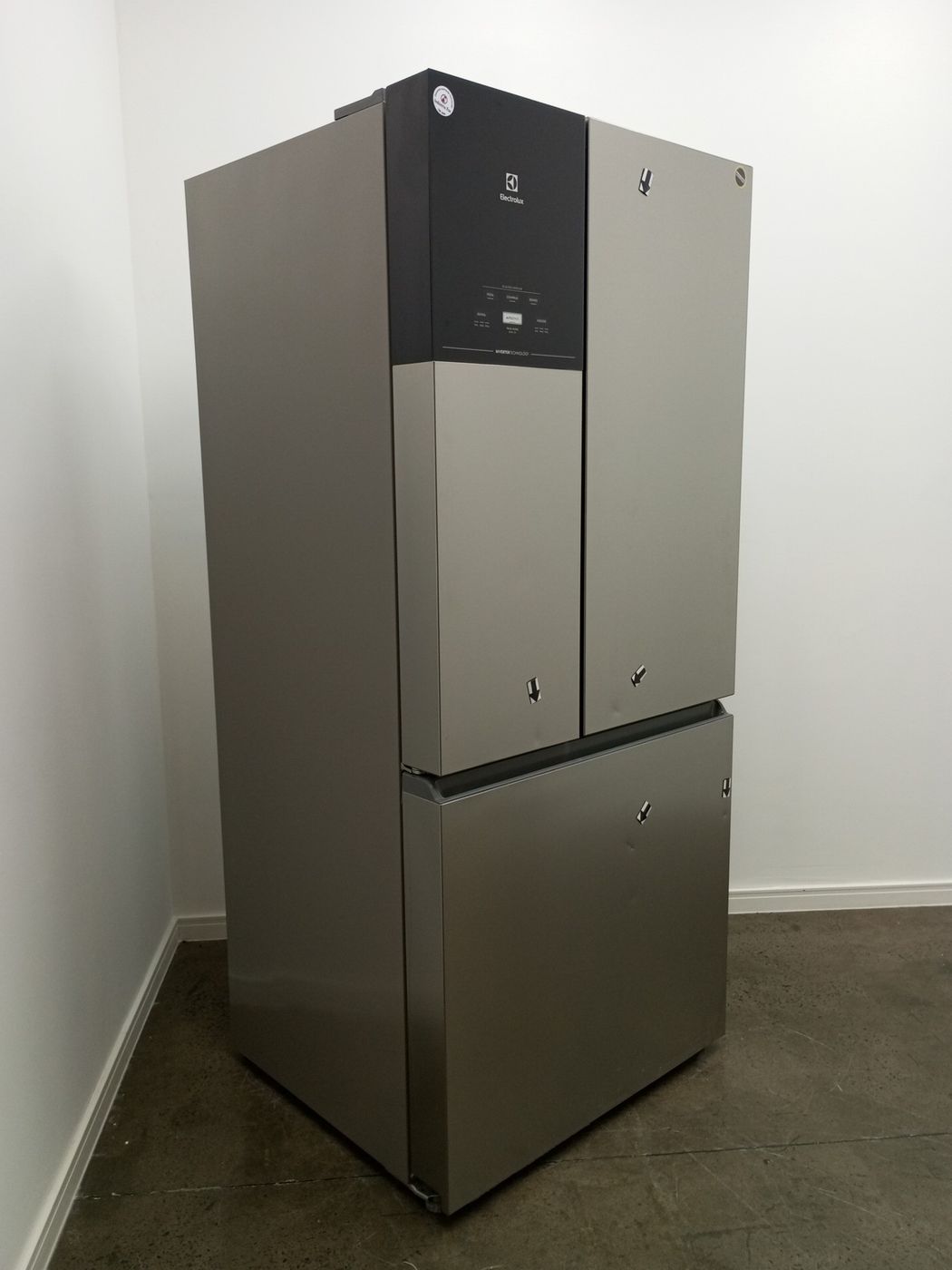 REFRIGERADOR ELECTROLUX IM8S FROST FREE INVER