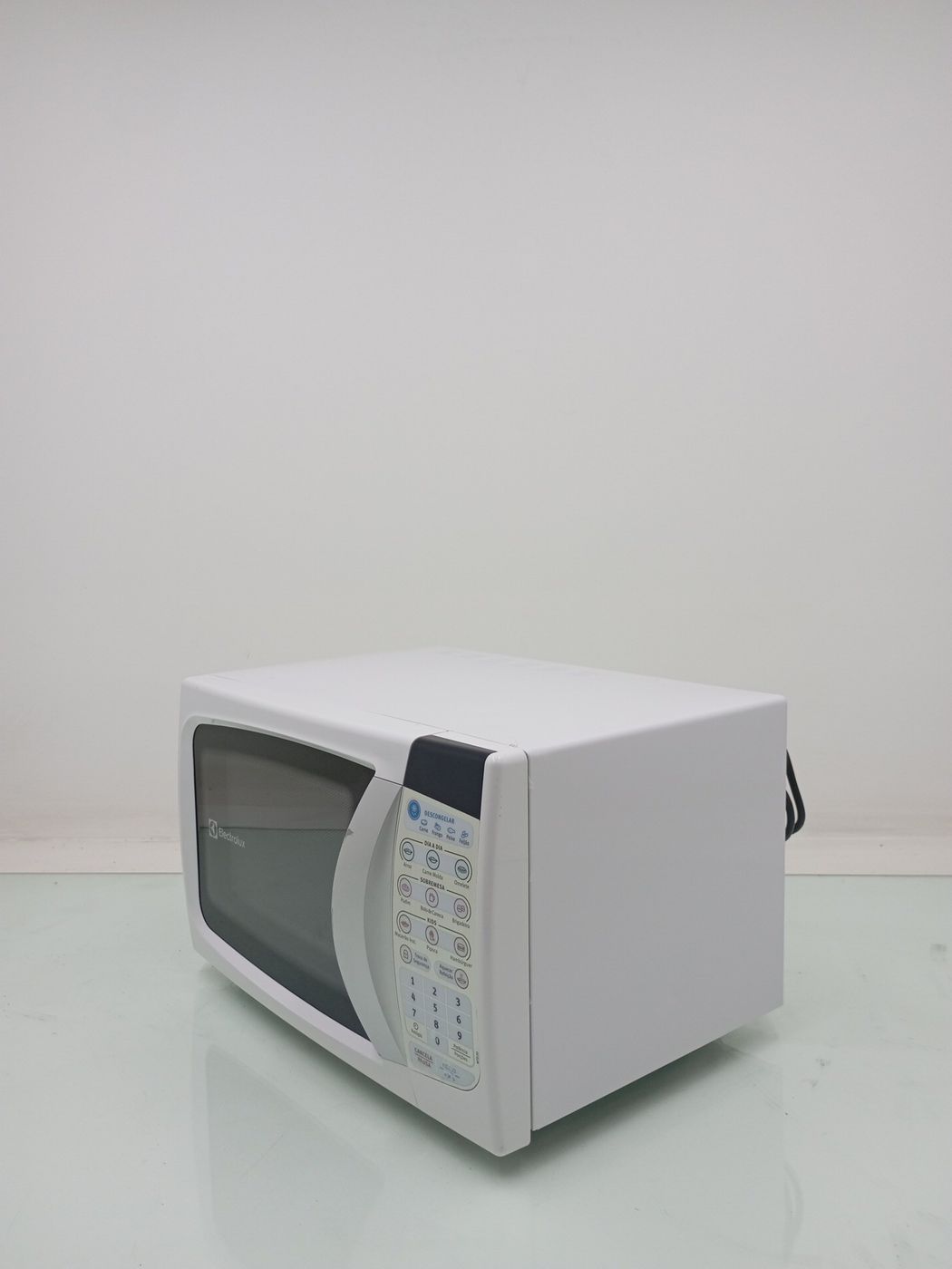 MICRO-ONDAS ELECTROLUX MTD30 - Micro-Ondas El