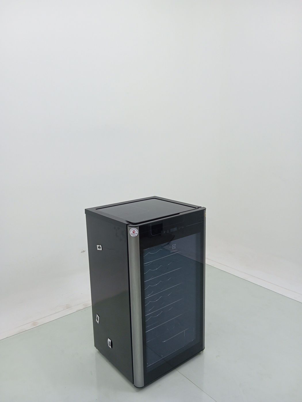 ADEGA ELECTROLUX VINHOS 1 PORTA ACS34 34 GARR