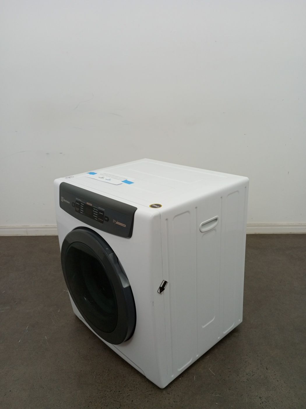SECADORA ELECTROLUX SVB11 DE PAREDE E PISO 11