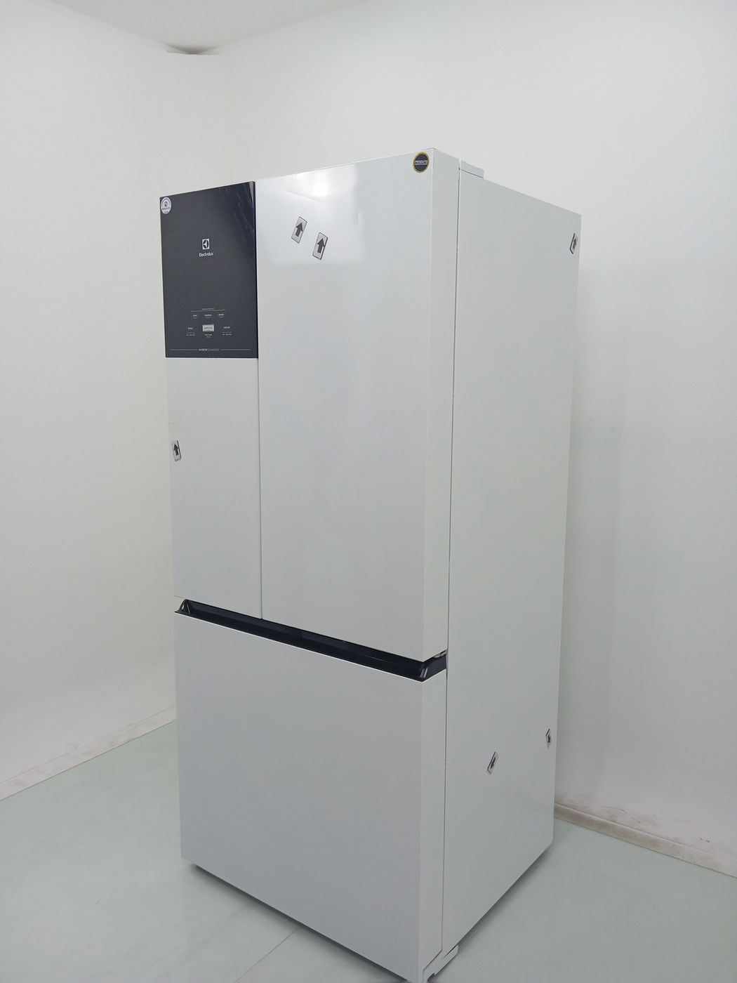 REFRIGERADOR ELECTROLUX IM8 FROST FREE INVERT