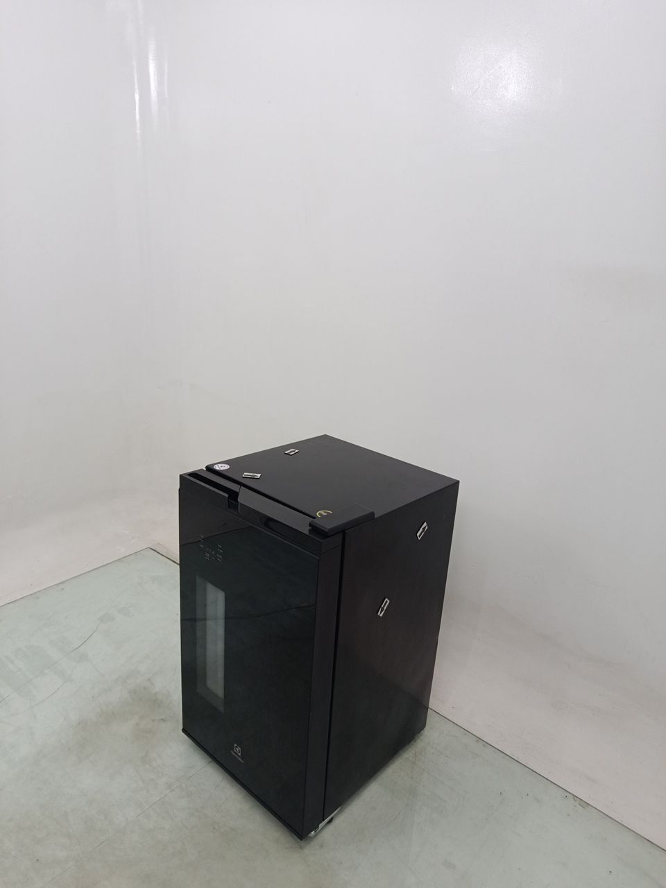 CERVEJEIRA ELECTROLUX EB100 HOME BAR FROST FR