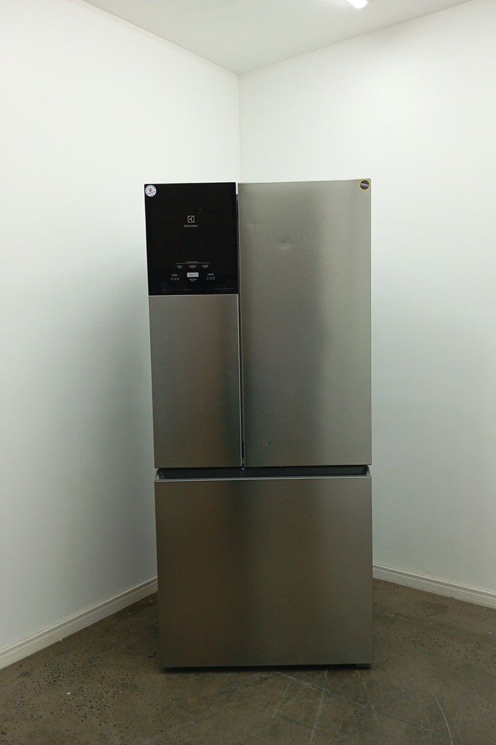 REFRIGERADOR ELECTROLUX IM8S FROST FREE INVER