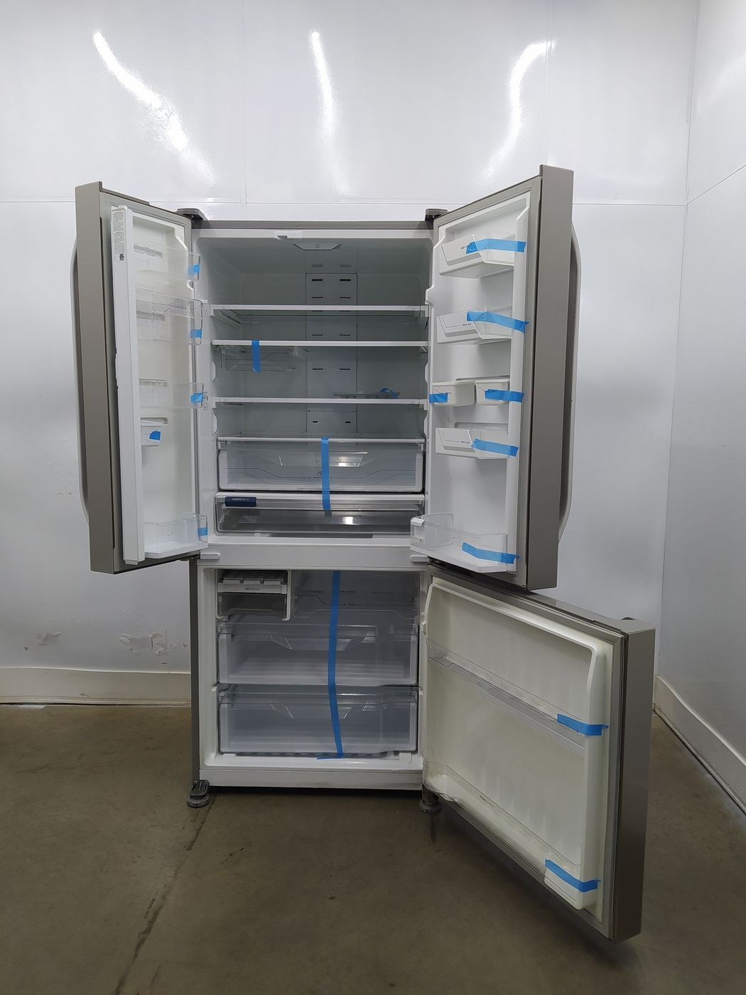 Refrigerador Electrolux Frost Free Dm83x Inverse Tres Portas French