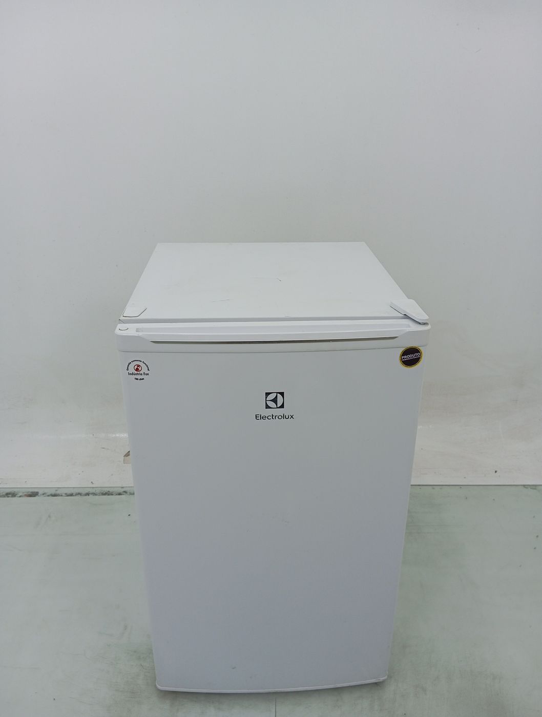 FRIGOBAR ELECTROLUX EM120 - Frigobar Electrol