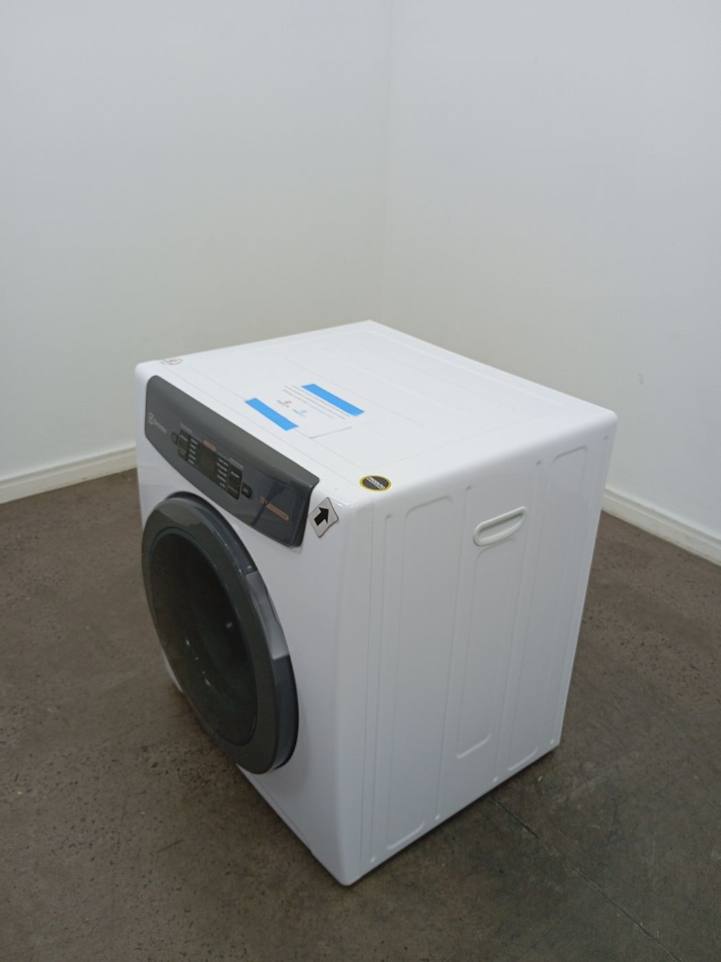 SECADORA ELECTROLUX SVB11 DE PAREDE E PISO 11