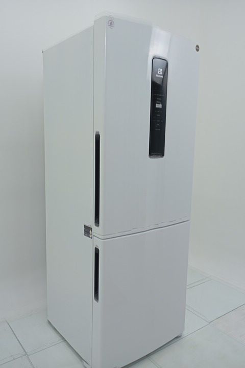REFRIGERADOR ELECTROLUX IB7 FROST FREE INVERT