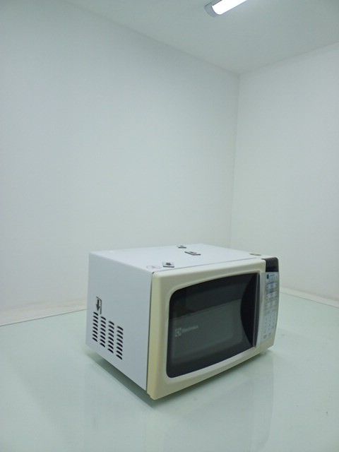 MICRO-ONDAS ELECTROLUX MTD30 20L - BRANCO