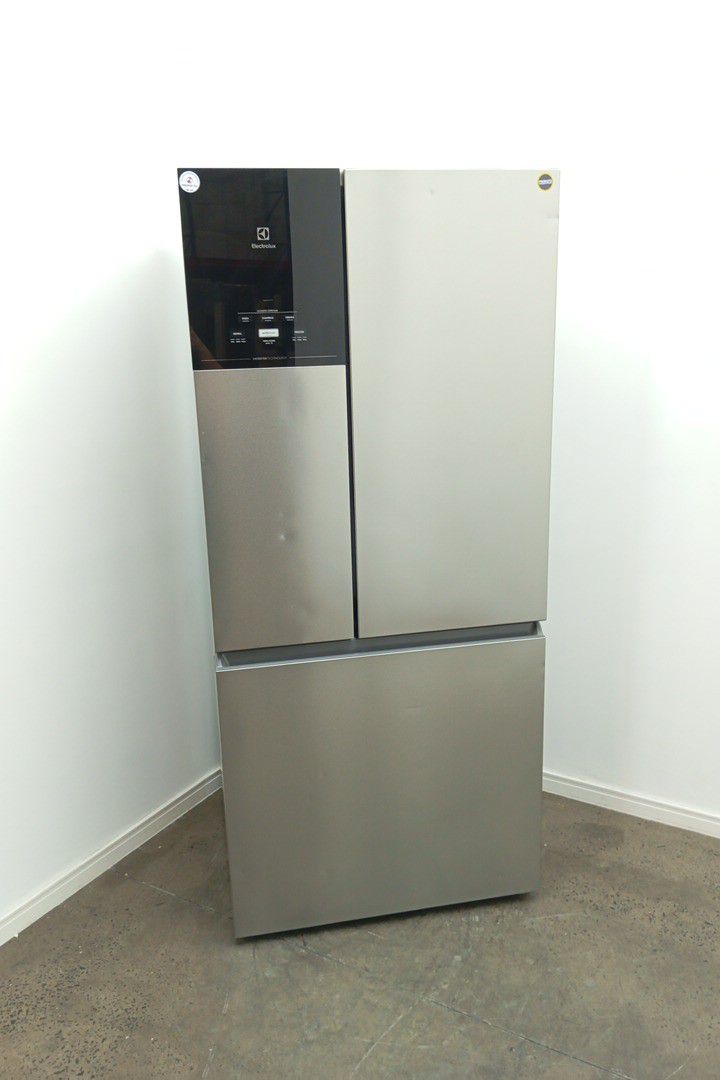 REFRIGERADOR ELECTROLUX IM8S FROST FREE INVER