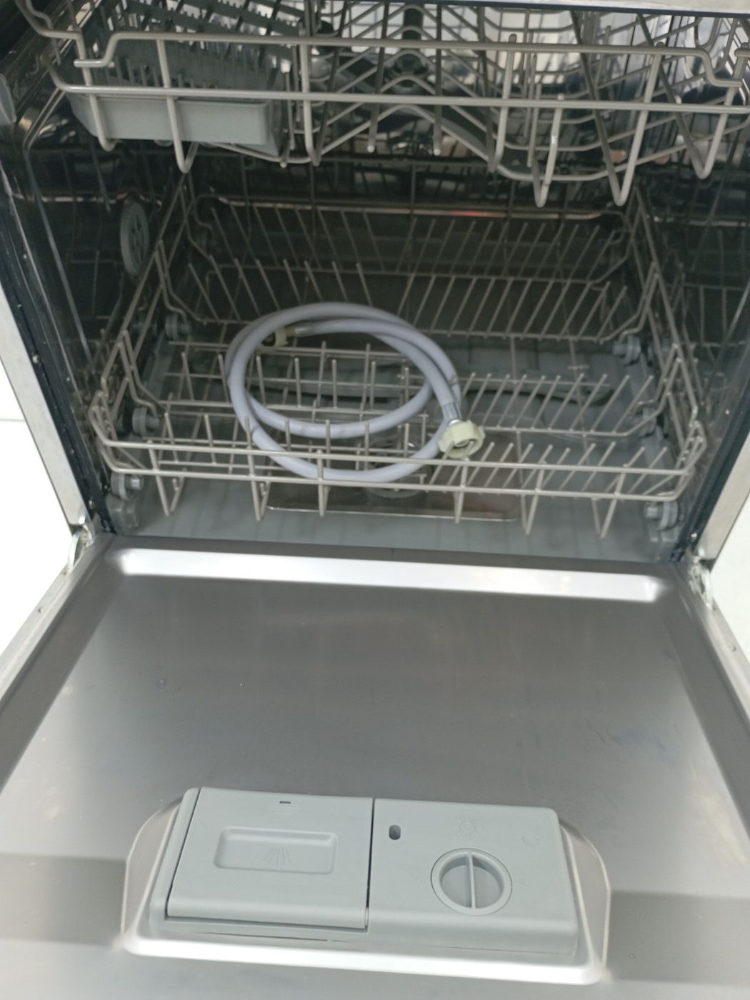 LAVA LOUCAS ELECTROLUX LL08S - Lava Louça Ele