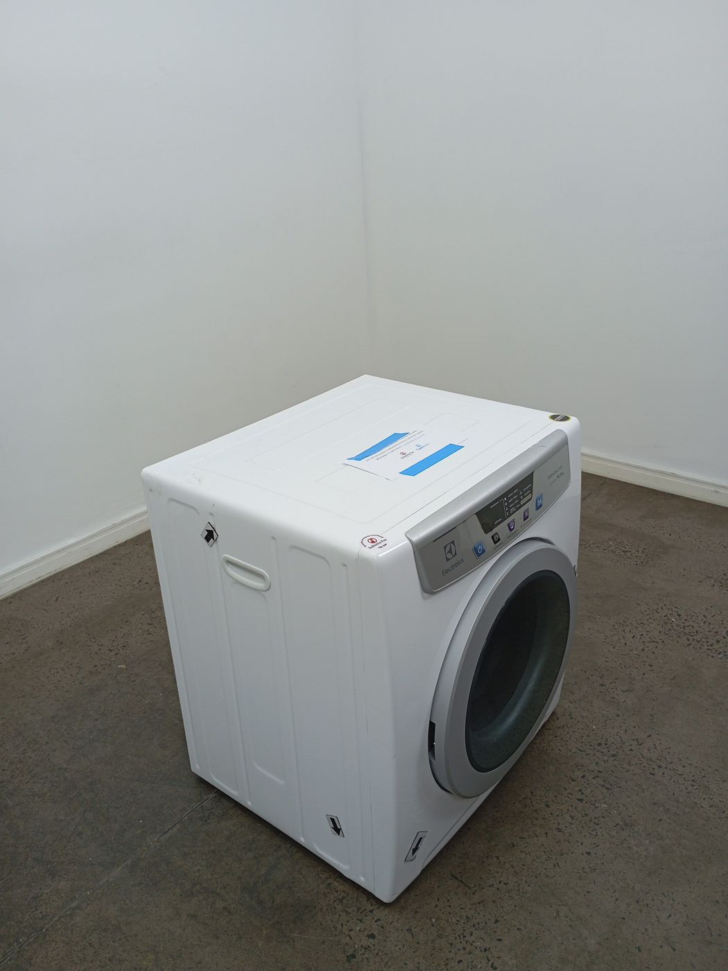 SECADORA ELECTROLUX SVP11 DE PAREDE E PISO 10