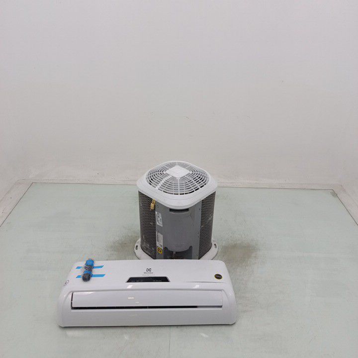 AR CONDICIONADO ELECTROLUX QI09R INVERTER 900
